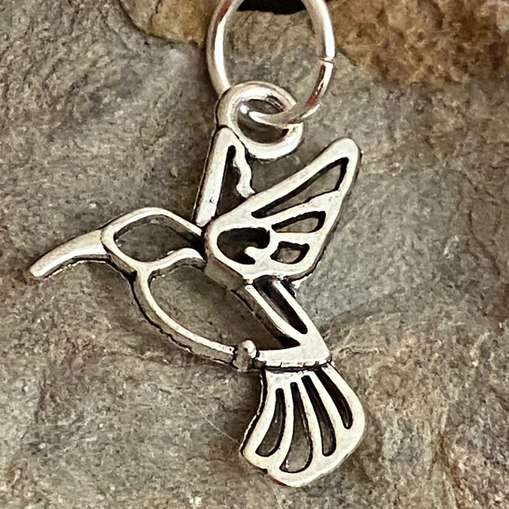 5/$10❤️❤️❤️NEW Tibetan Silver Hummingbird Bird Charm Pendant